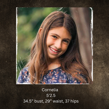 Mistletoe Moments ~ Mini Laureate Drees