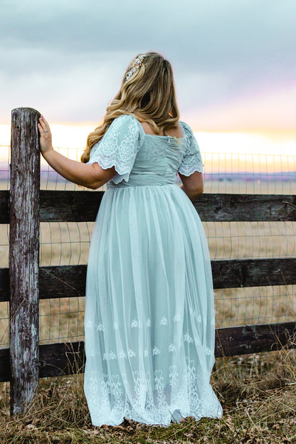 Esmerée ~ Lorehaven Gown