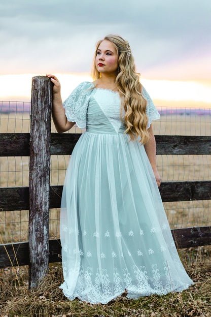 Esmerée ~ Lorehaven Gown