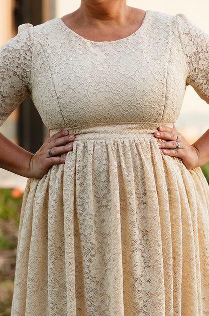 Alabaster ~ Everine Dress