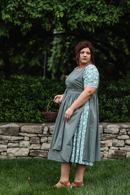 Olivewood ~ Pinafore Apron