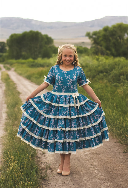 Everwold ~ Mini Castlekeep Gown