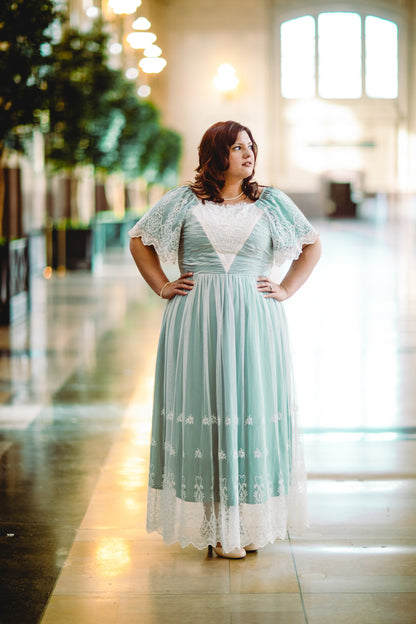 Esmerée ~ Lorehaven Gown