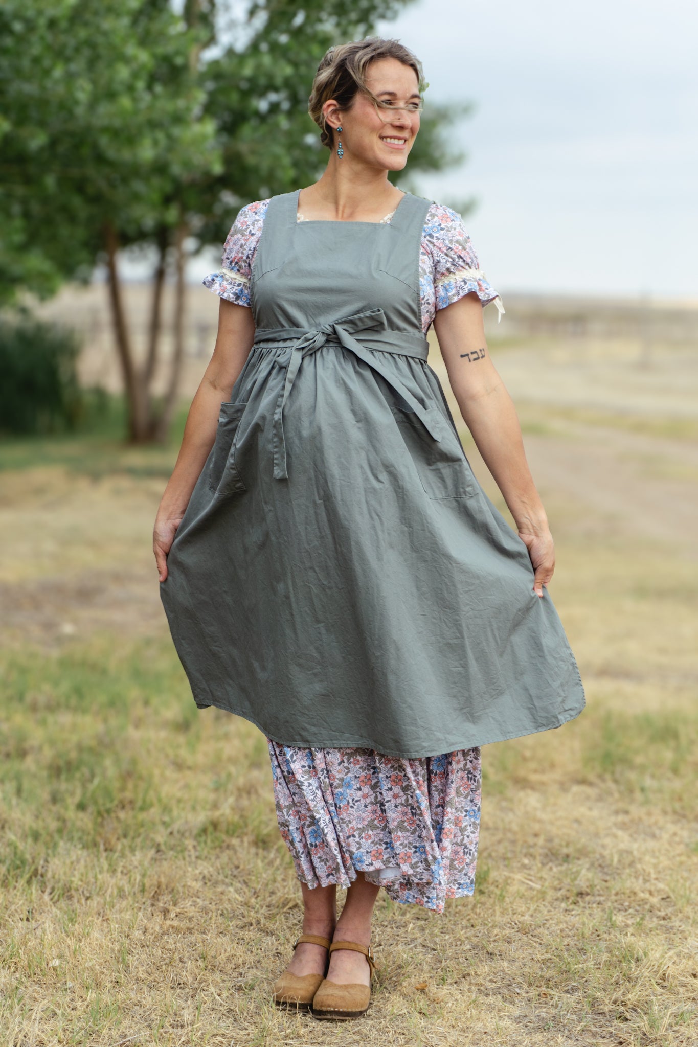Olivewood ~ Pinafore Apron