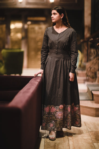 Noirette ~ Meadowcourt Dress