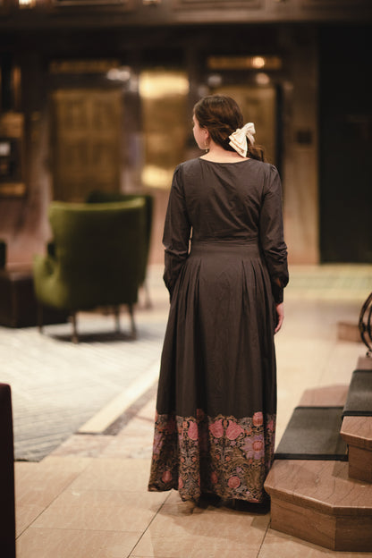 Noirette ~ Meadowcourt Dress