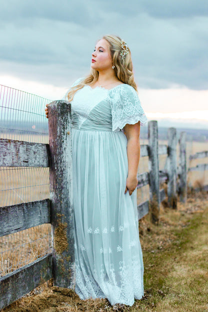 Esmerée ~ Lorehaven Gown
